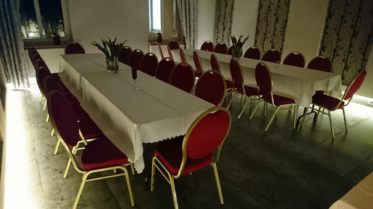Fokus Hotel Skierniewice Bagian luar foto